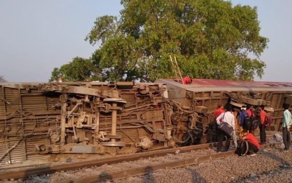 Poorva Express Accident